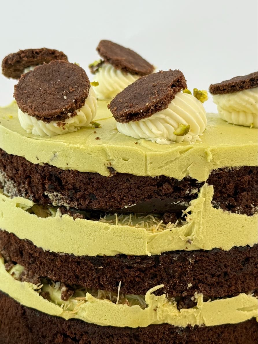 dubai layer cake close-up